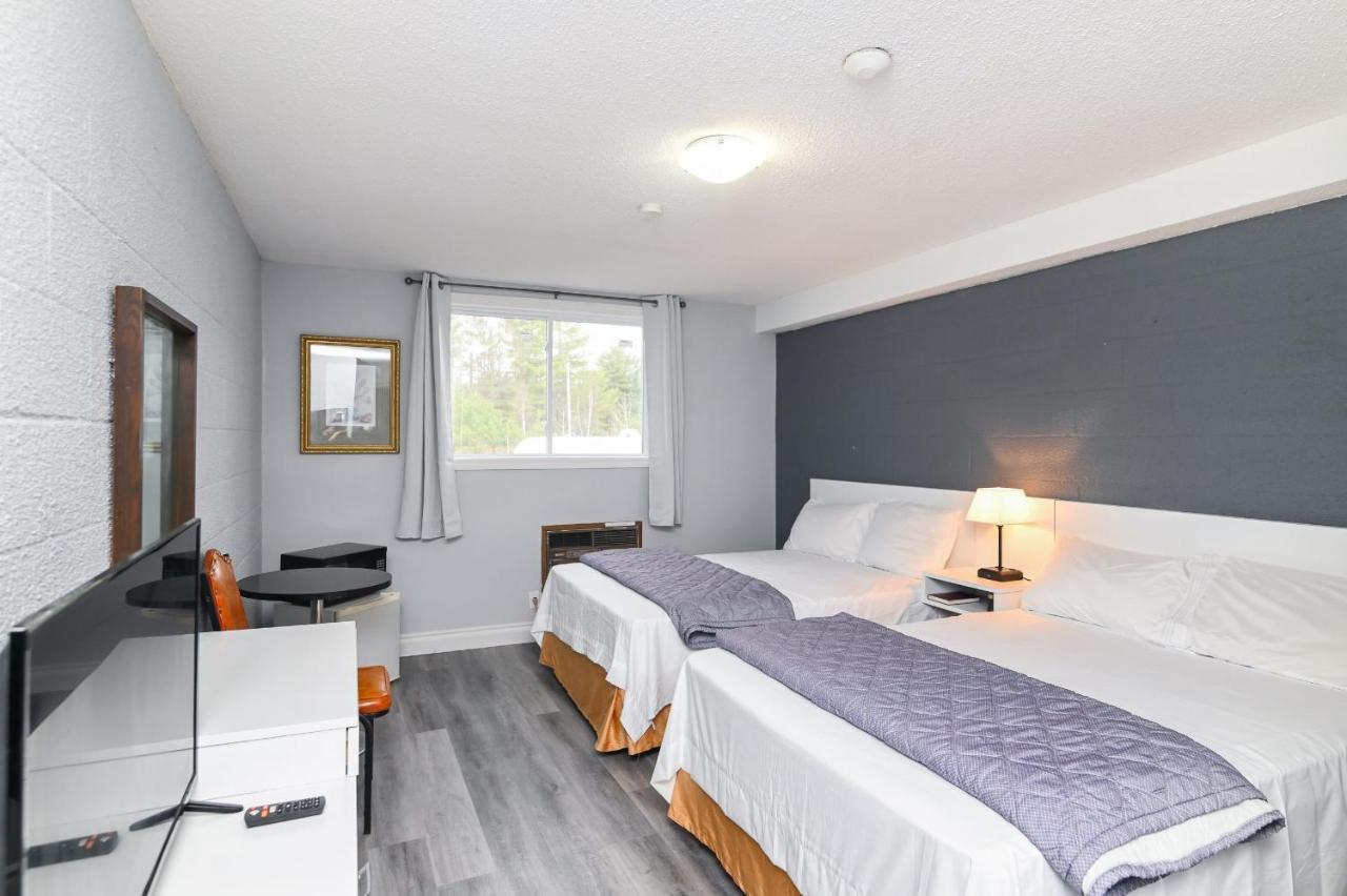 Lakeside Inn Cloyne Екстериор снимка