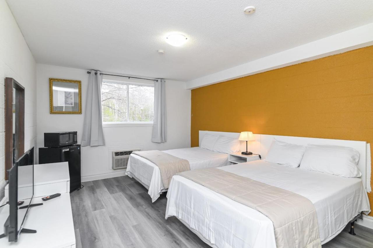 Lakeside Inn Cloyne Екстериор снимка